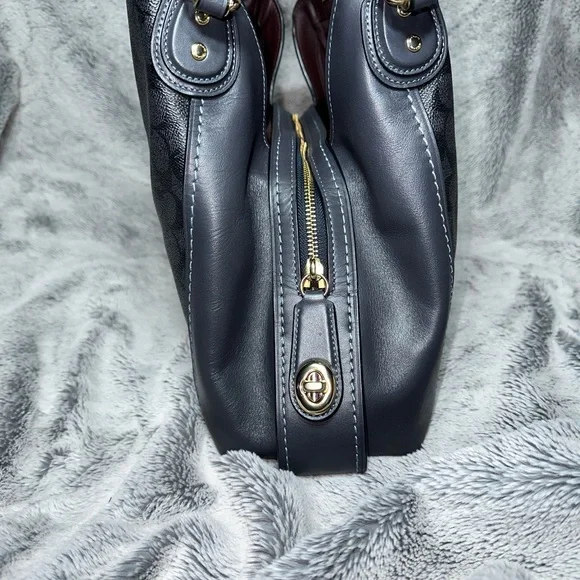 Coach EDIE SHOULDER BAG 31 - Picture 4 of 11